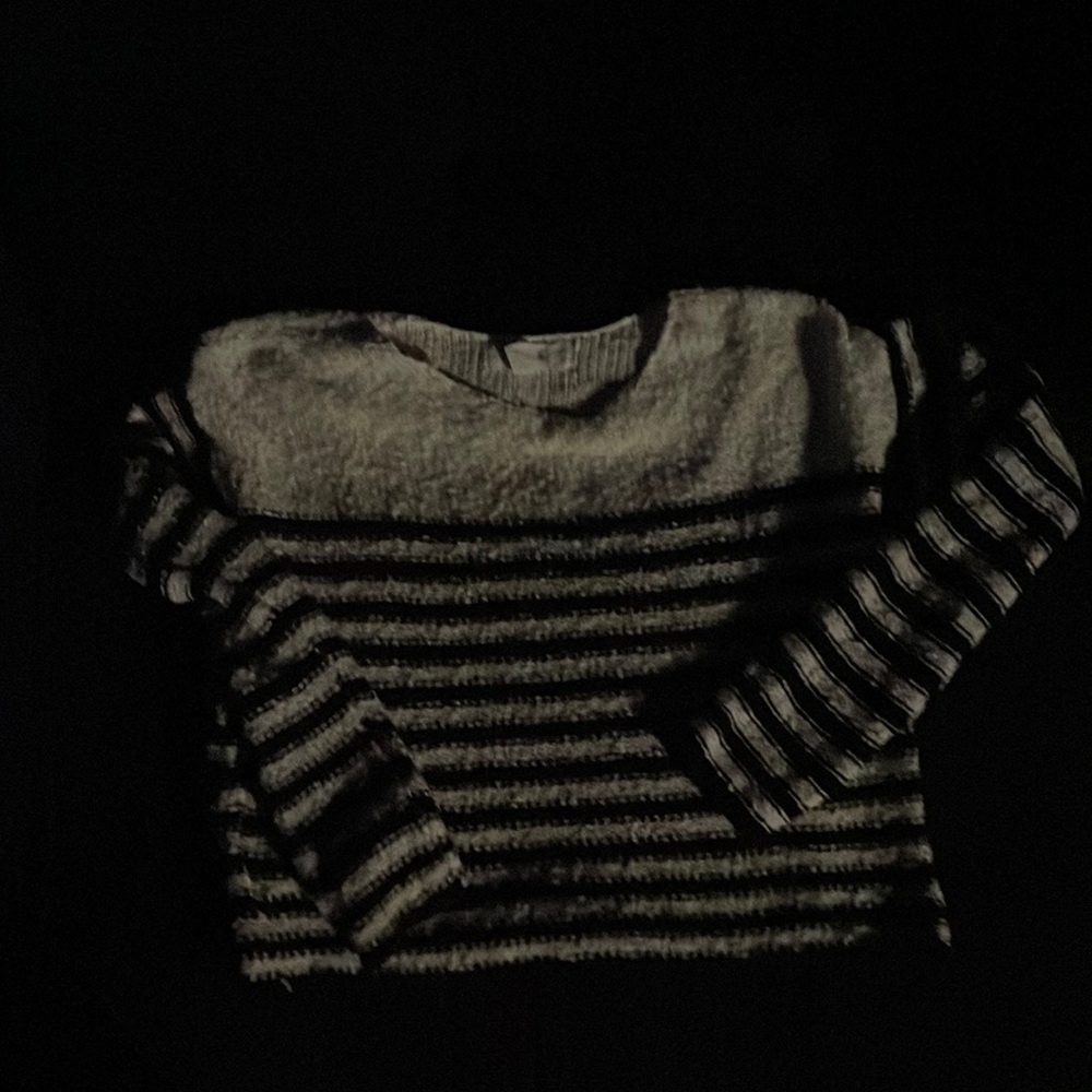 Sweater - Picture 3 of 3